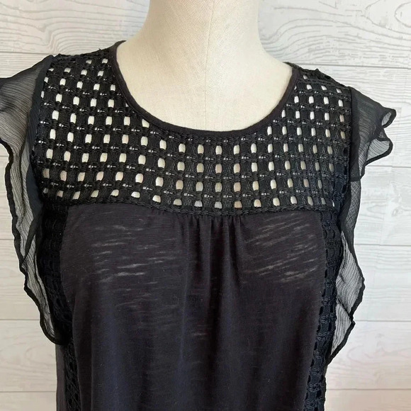 Lauren Conrad black top with flutter sleeves Size medium - Picture 2 of 8